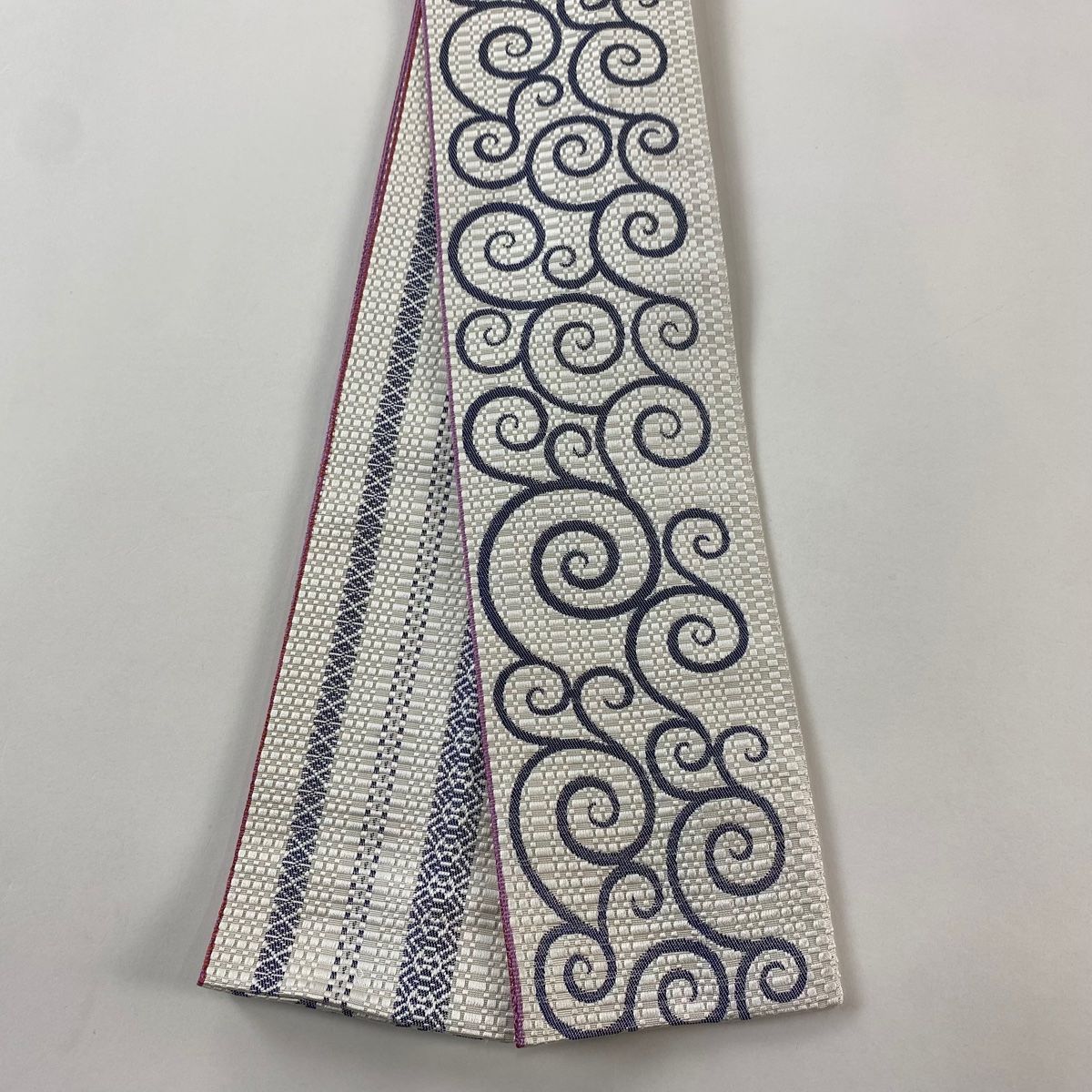 角帯 秀品 唐草 幾何学模様 灰白 正絹