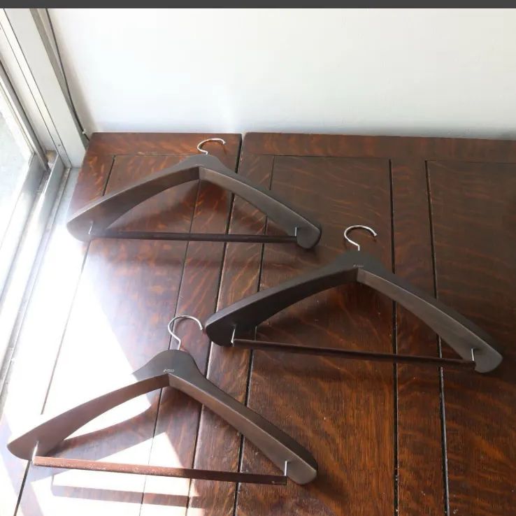 中田ハンガー メンズスーツ用3本セットNAKATA HANGER フェルトバー付 中田ハンガー メンズスーツ用3本セットNAKATA HANGER フェルト