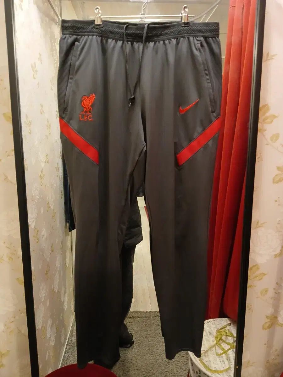 NIKE(ナイキ) リヴァプール サッカーパンツ XL