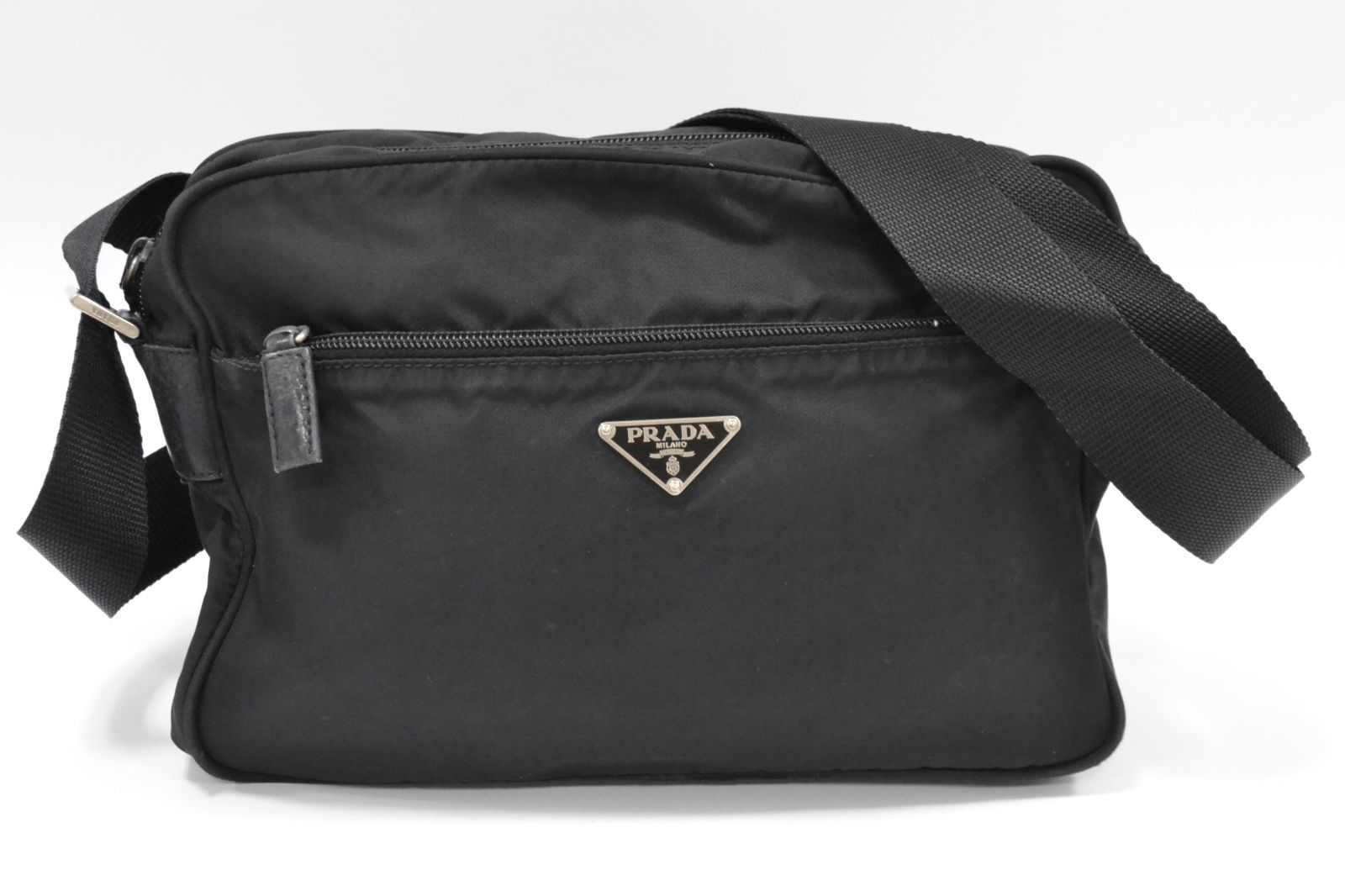 PRADA プラダ 斜め掛け 三角プレート スクエア ナイロン ショルダー PRADA プラダ 斜め掛け 三角プレート スクエア ナイロン ショルダー