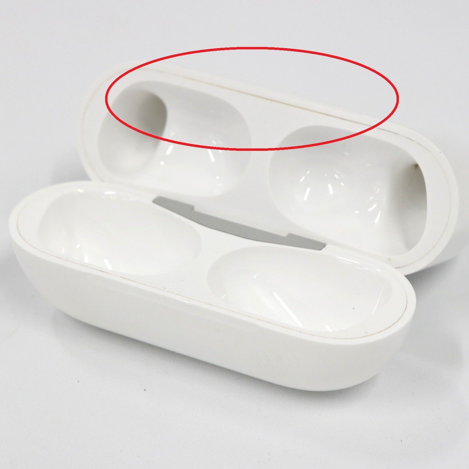 中古 Apple AirPods Pro 第2世代 MTJV3J/A（USB-C）ワイヤレス