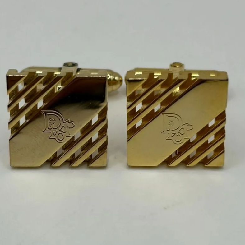 美品✨クリスチャンディオール　カフス カフリンクス お洒落✨ 美品】Christian Dior クリスチャンディオール カフス ゴールド