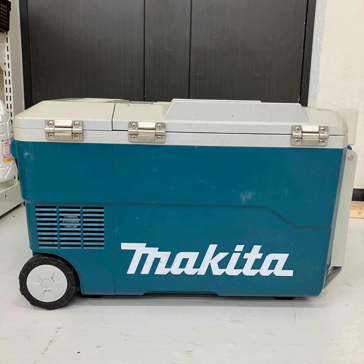 ЗЗMAKITA マキタ 18v 20L 充電式保冷温庫 アダプタ付