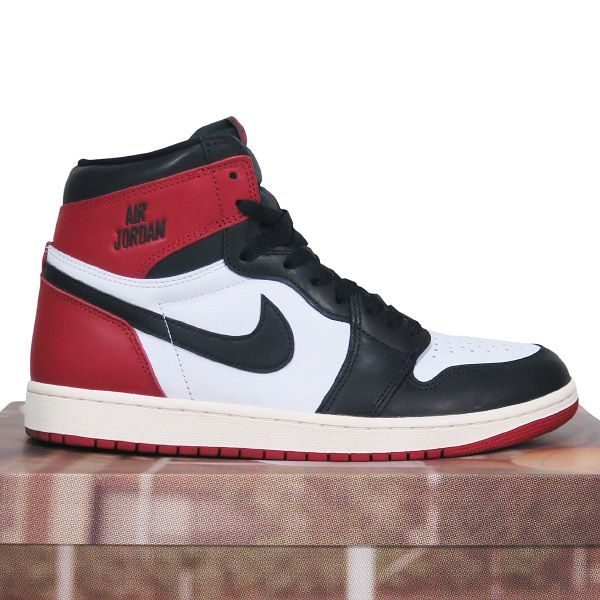 美品 NIKE ナイキ AIR JORDAN 1 RETRO HIGH OG [BLACK TOE] DZ5485 106 