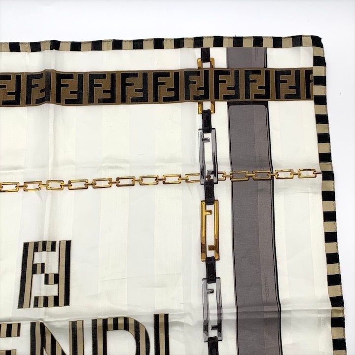 ズッカ ブラウン