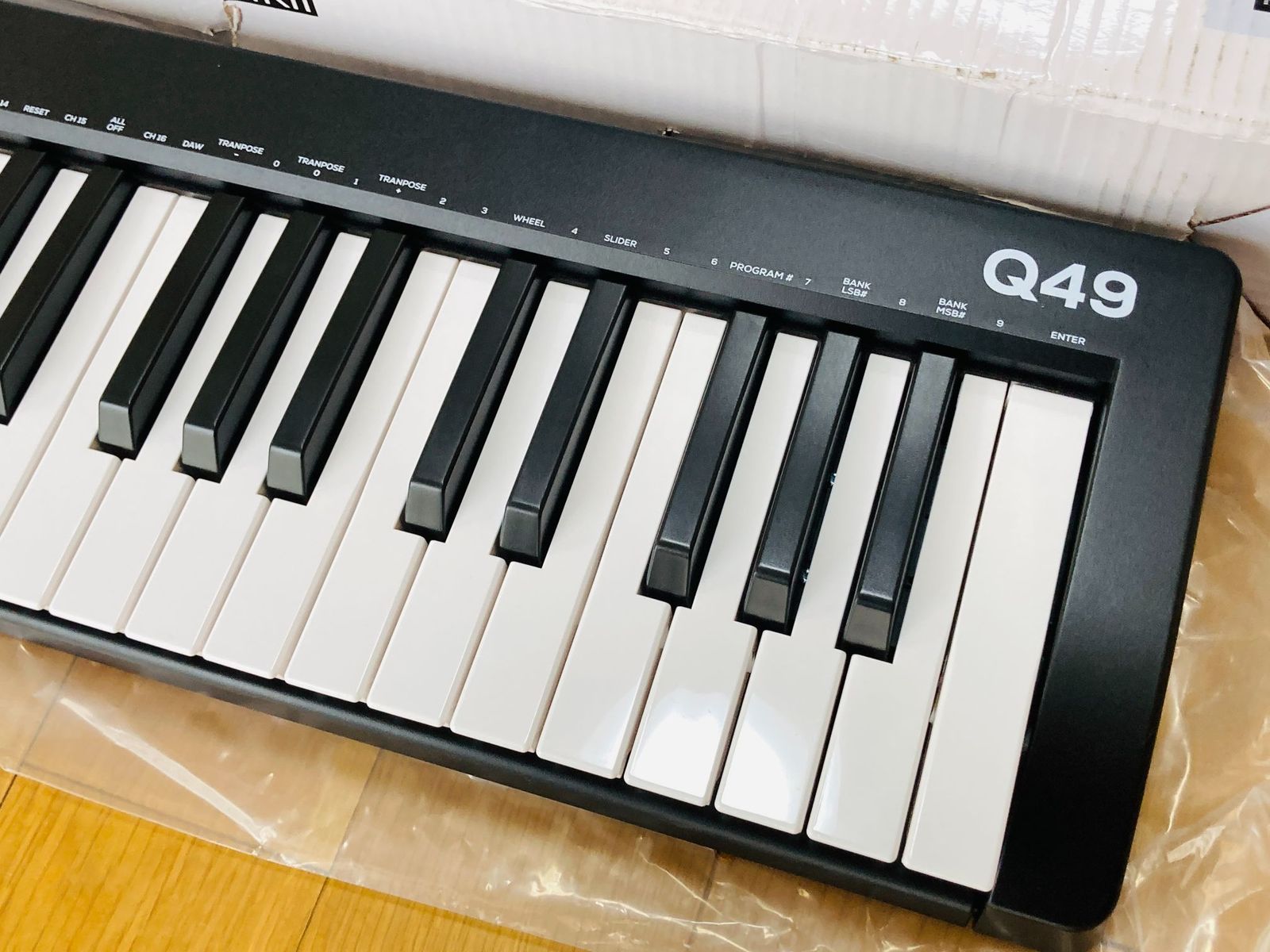 美品★Alesis(アレシス) MIDIキーボード USBコントローラー 49鍵 フルサイズ ベロシティ対応 Q49 MKII リプロス 楽器 器材 音響機器 送料無料