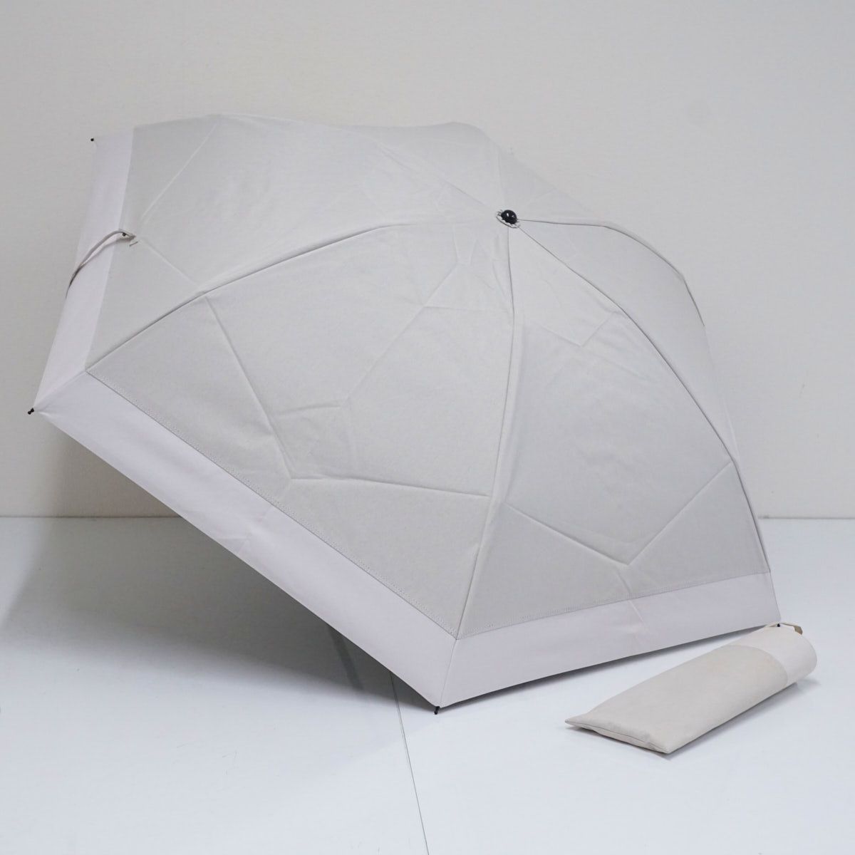 サンバリア100 完全遮光折日傘 USED美品 3段折 コンビ moku