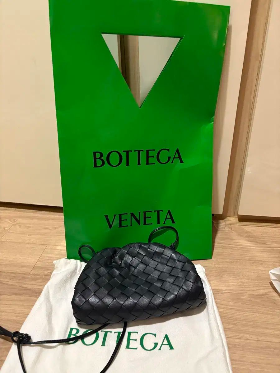 Bottega Veneta ボッテガヴェネタ マンドゥバッグ ギャザーバッグ ブラック