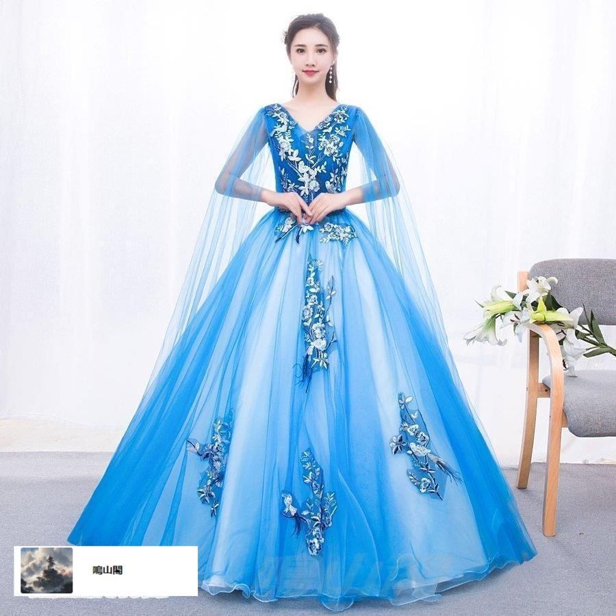 ウエディングドレス カラードレス 二次会 花嫁 大きいサイズ 3L 4L 青 ブルー ロングドレス プリンセスライン Vネック ケープ袖 フラワー WP数量 価格926