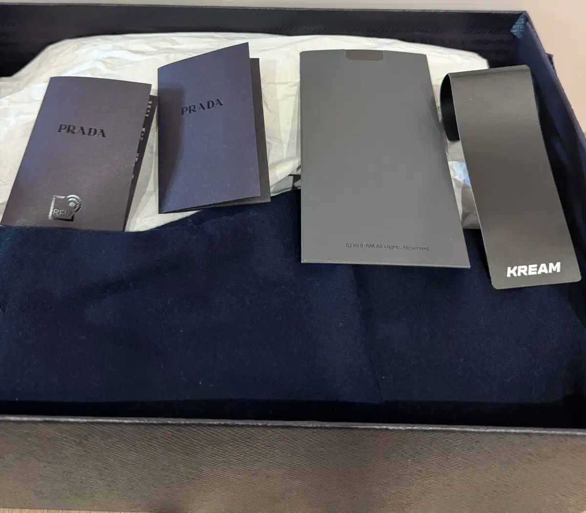 PRADA プラダ
