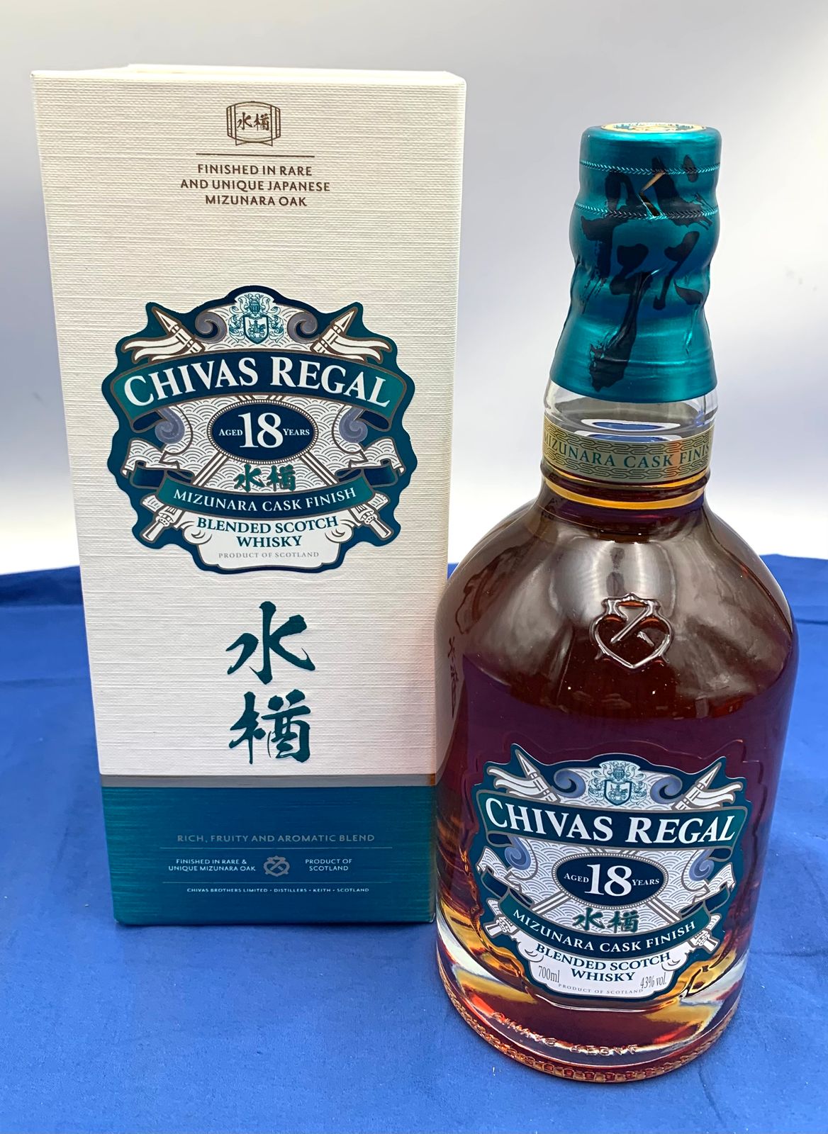 新品未開封　CHIVAS REGAL 18年 水樽　２本 シーバスリーガル 18年ミズナラ 700ml 2本 新品未開封 CHIVAS REGAL