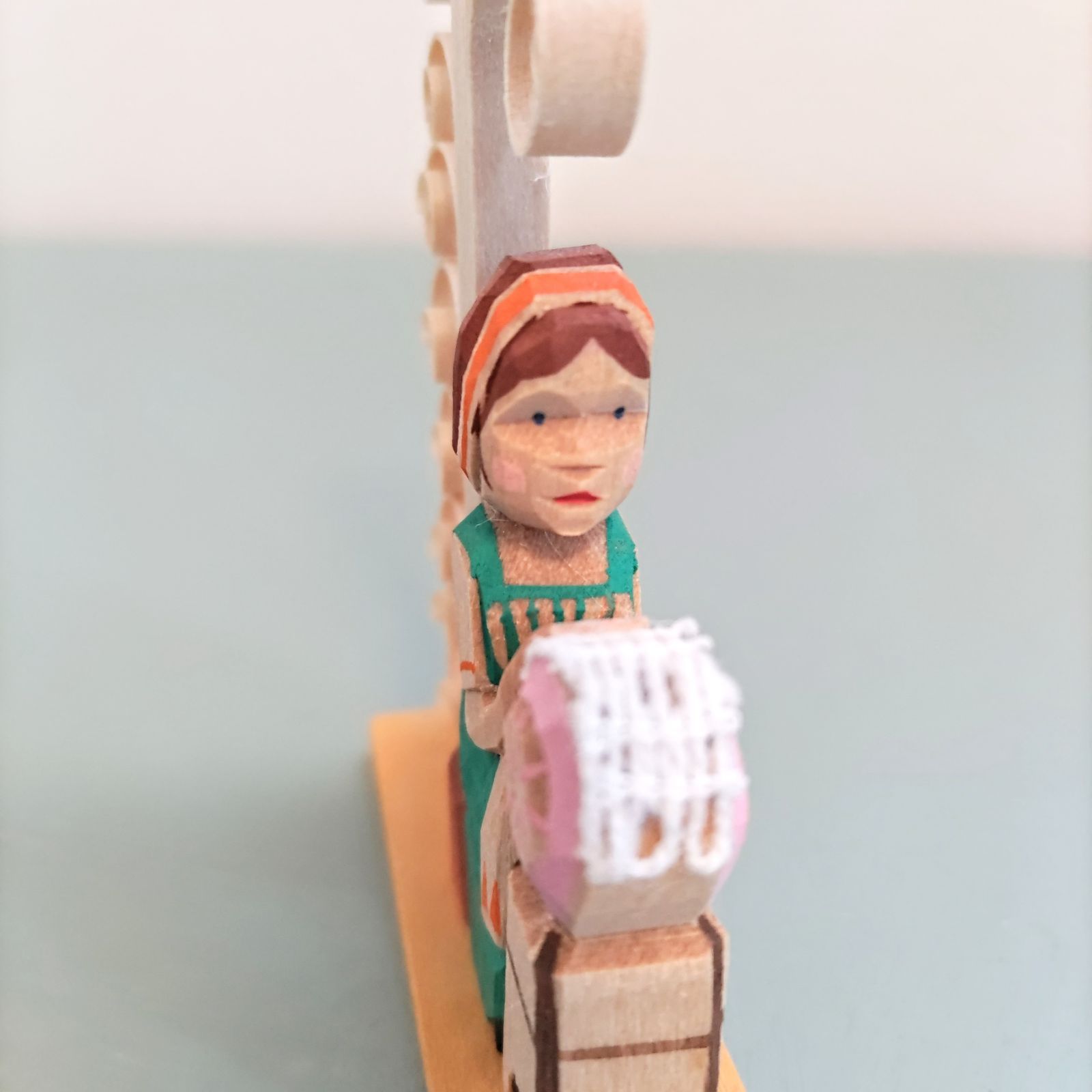 ボビンレース職人 ドイツ木工芸品 ヘルビッヒ工房 ドイツ雑貨