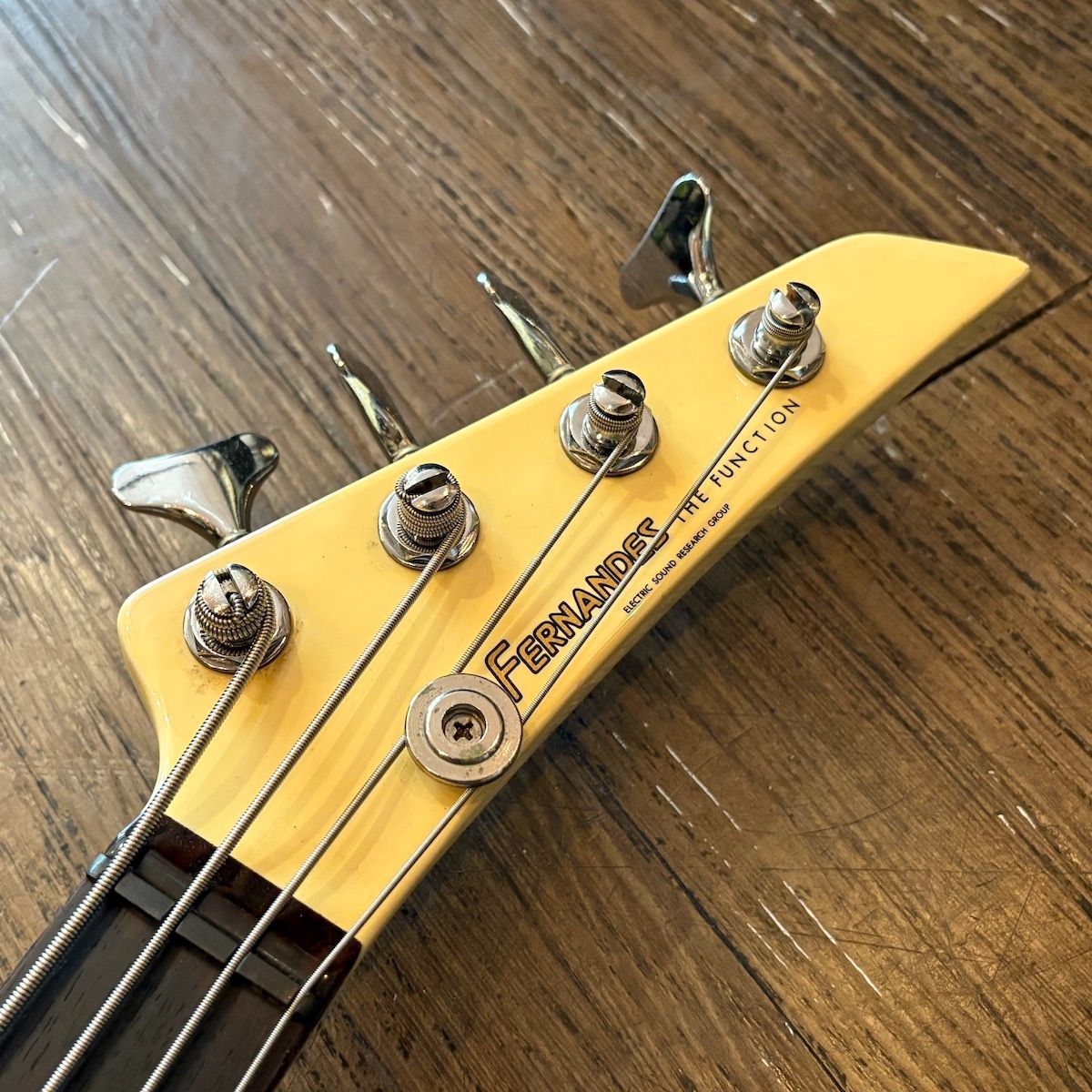 Fernandes BXB-55 フェルナンデス エクスプローラーシェイプ