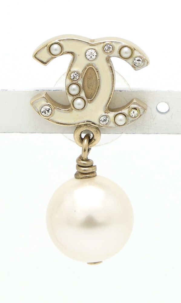CHANELパール ピアス CHANEL(シャネル) Coco mark light stone pearl earrings ココ