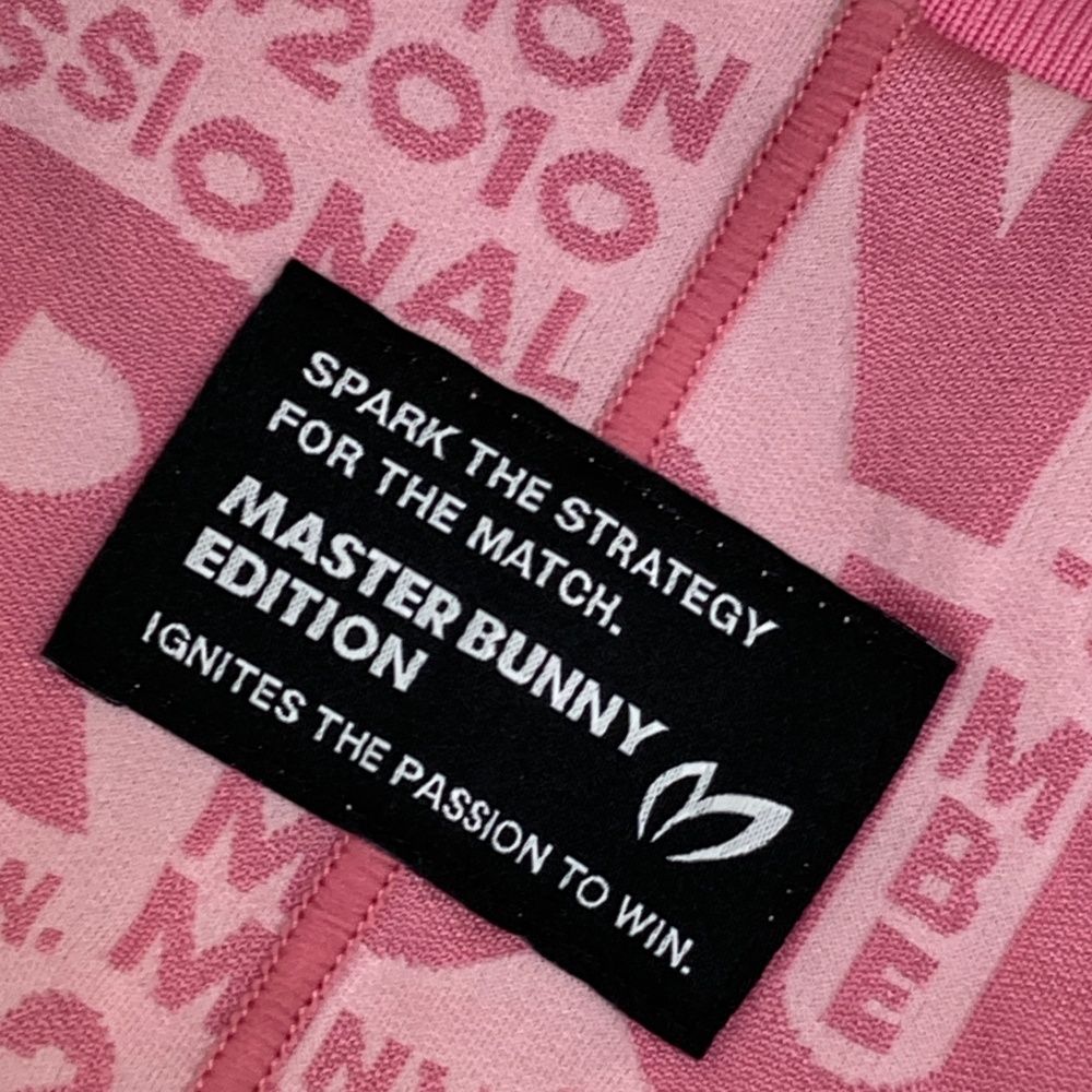 モデル ハイネック