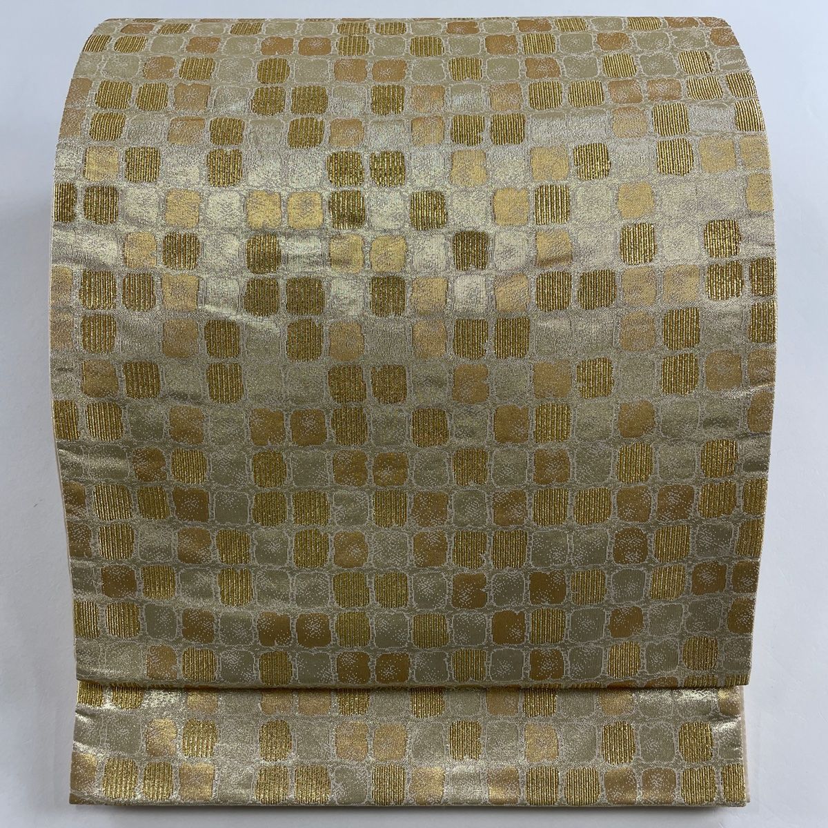 袋帯 美品 秀品 幾何学 金糸 箔 金色 六通 正絹 【中古】 - メルカリ