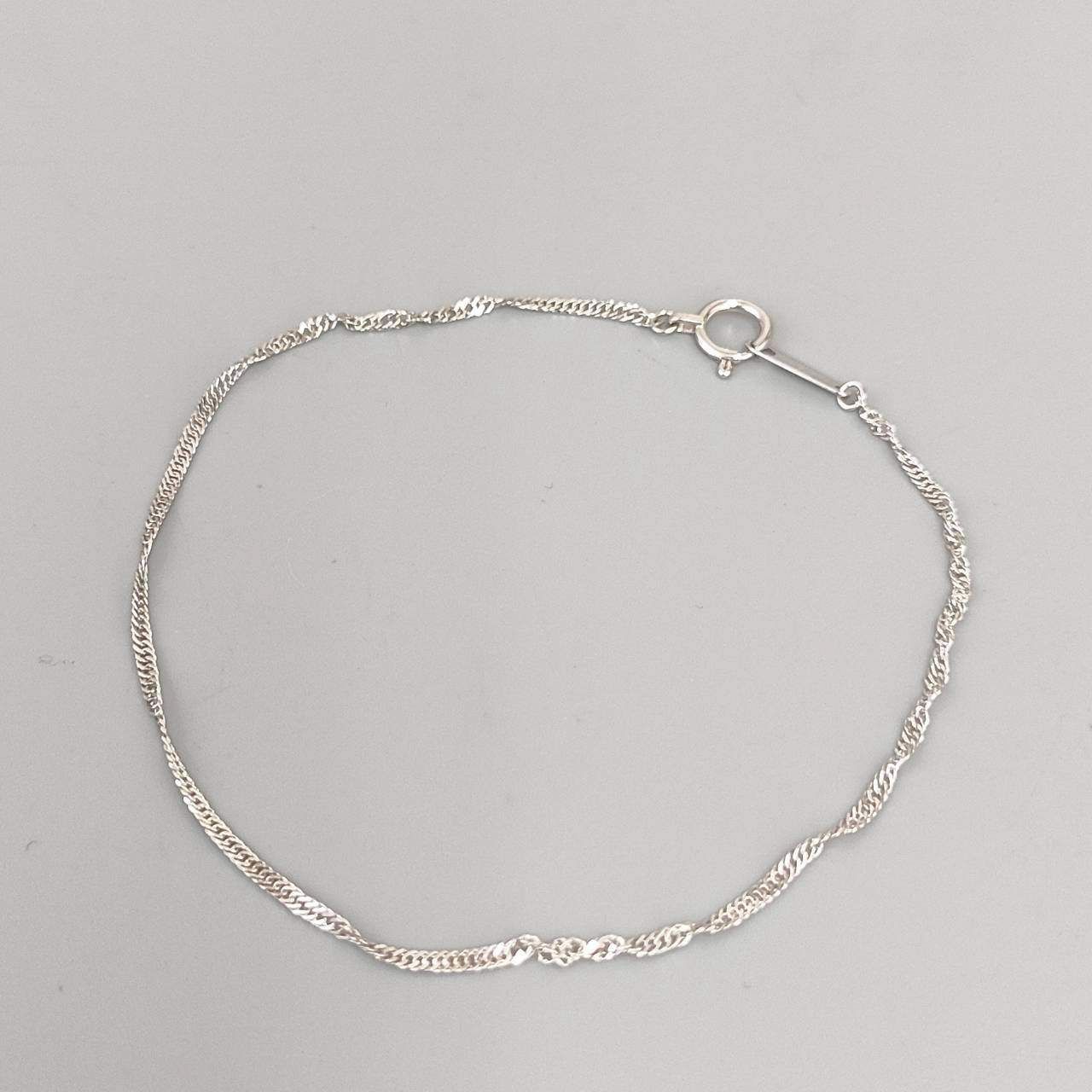 18金 K18WG 男女兼用 スクリューブレス 0.91ｇ 18㎝ D235