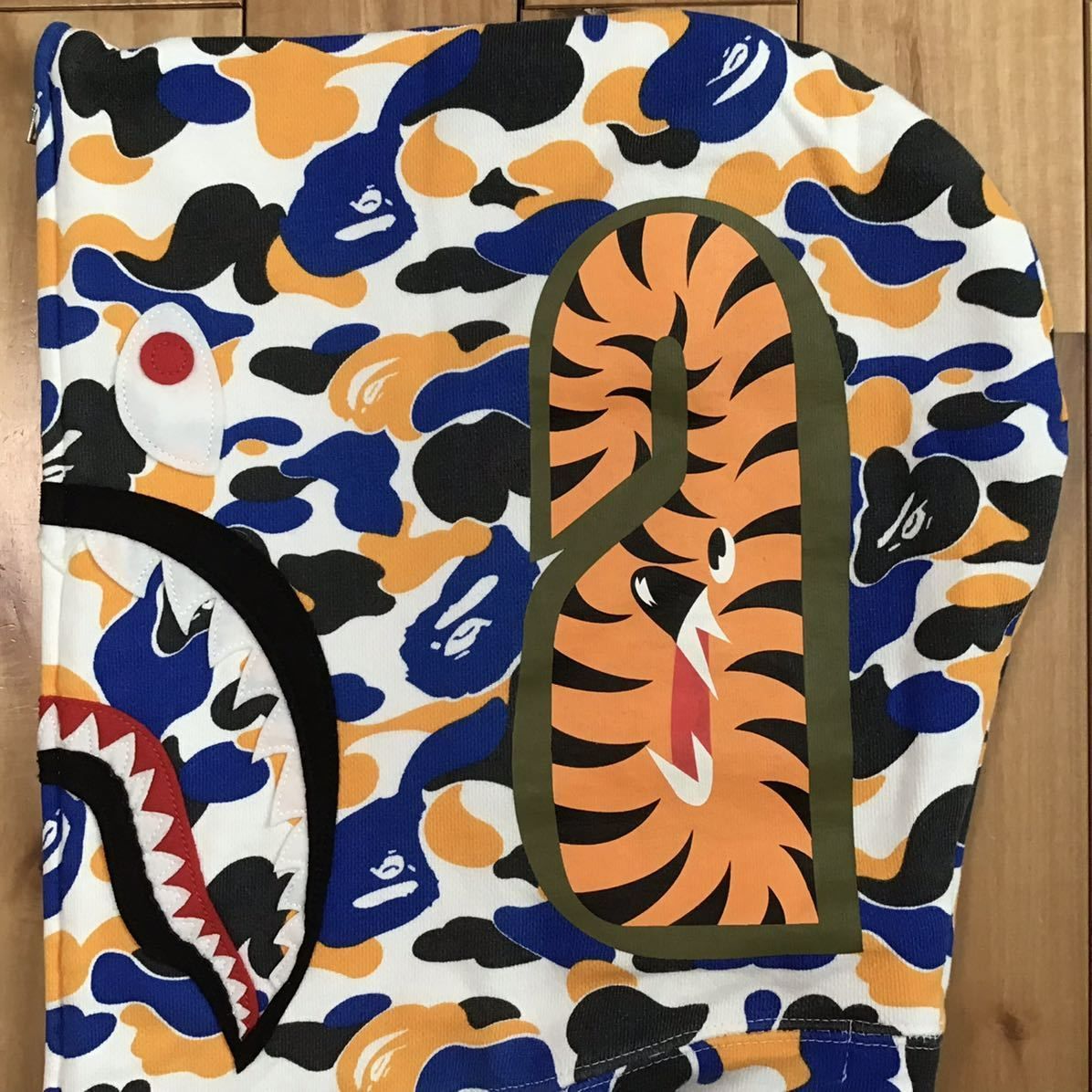 A BATHING APE　シャークパーカー　総柄　前橋限定　Lサイズ A BATHING APE - エイプ シャークパーカー ジップアップパーカー