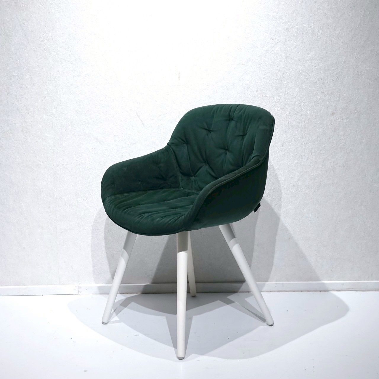 Calligaris カリガリス IGLOO SOFT イグルーソフト ダイニングチェア アームチェア チェア ファブリック 椅子 イタリア モダン コンテンポラリー ミッドセンチュリー