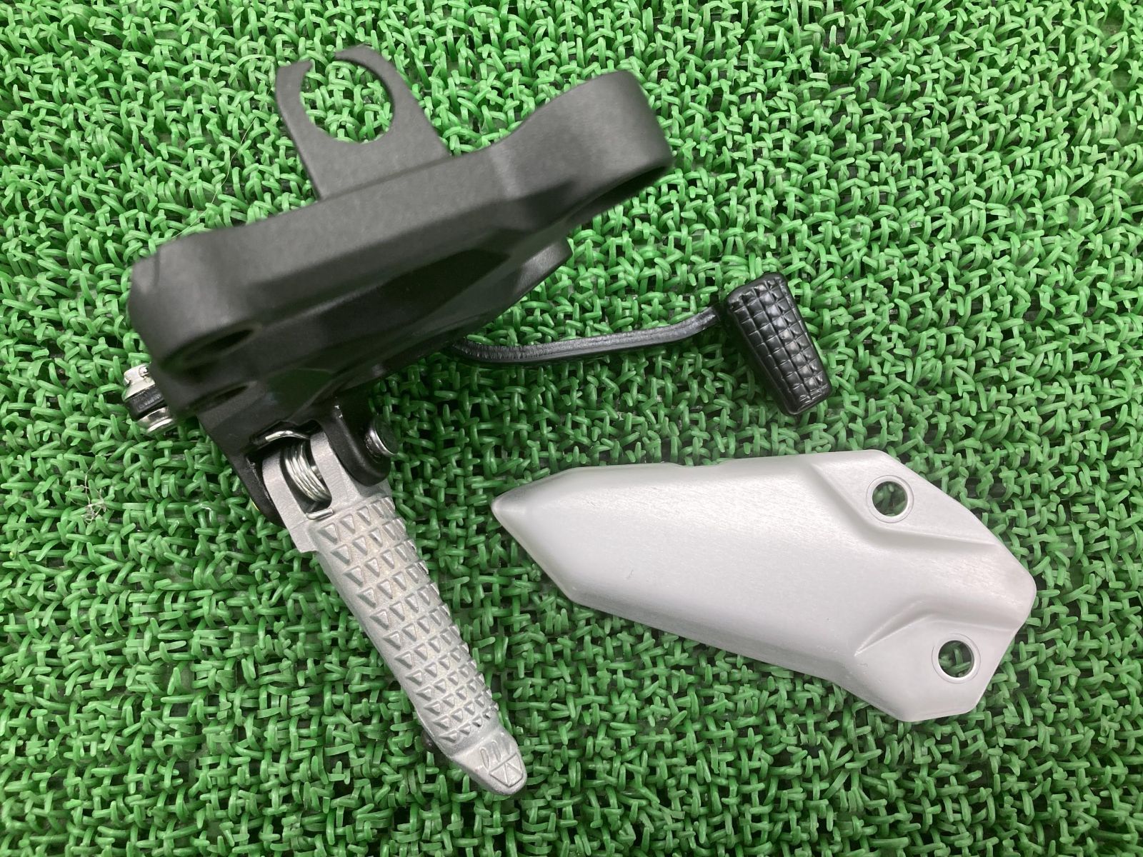 ZX-25R ステップ 右 SKT カワサキ 純正 中古 バイク 部品 ZX250E