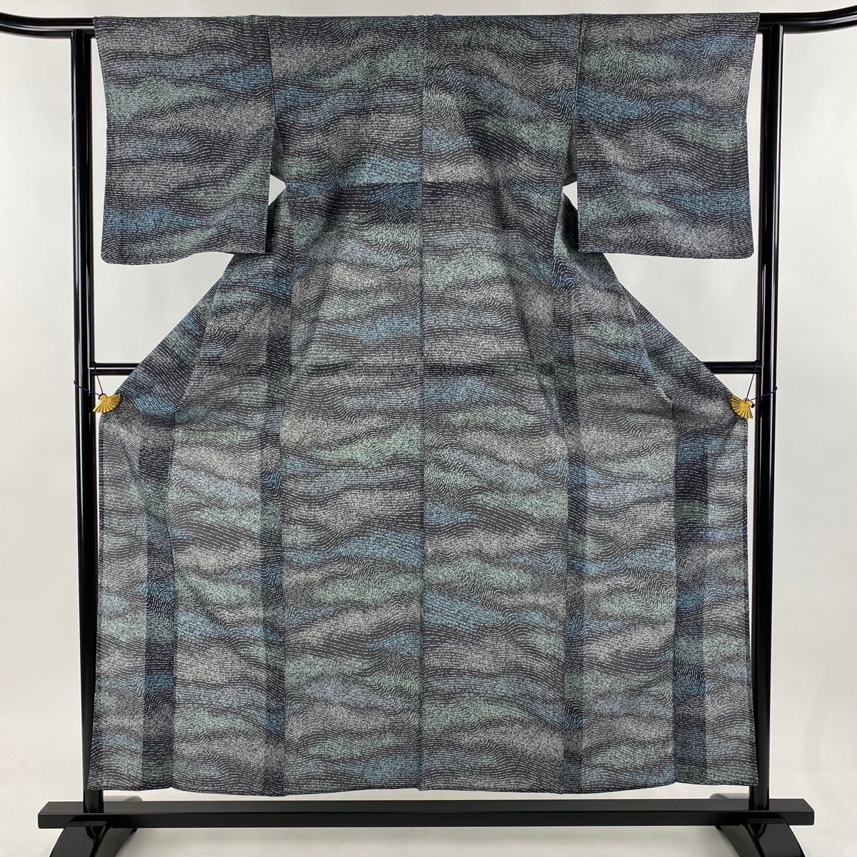 小紋 身丈158.5cm 裄丈67.5cm L 薄物 牛首紬地 落款 幾何学模様 黒  