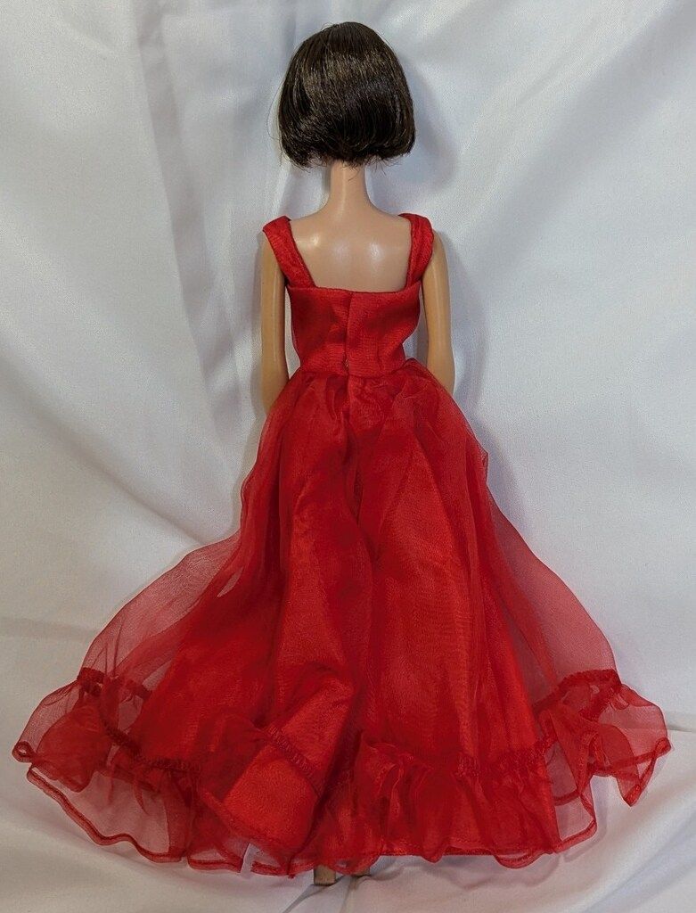 ショートヘア ブルネット