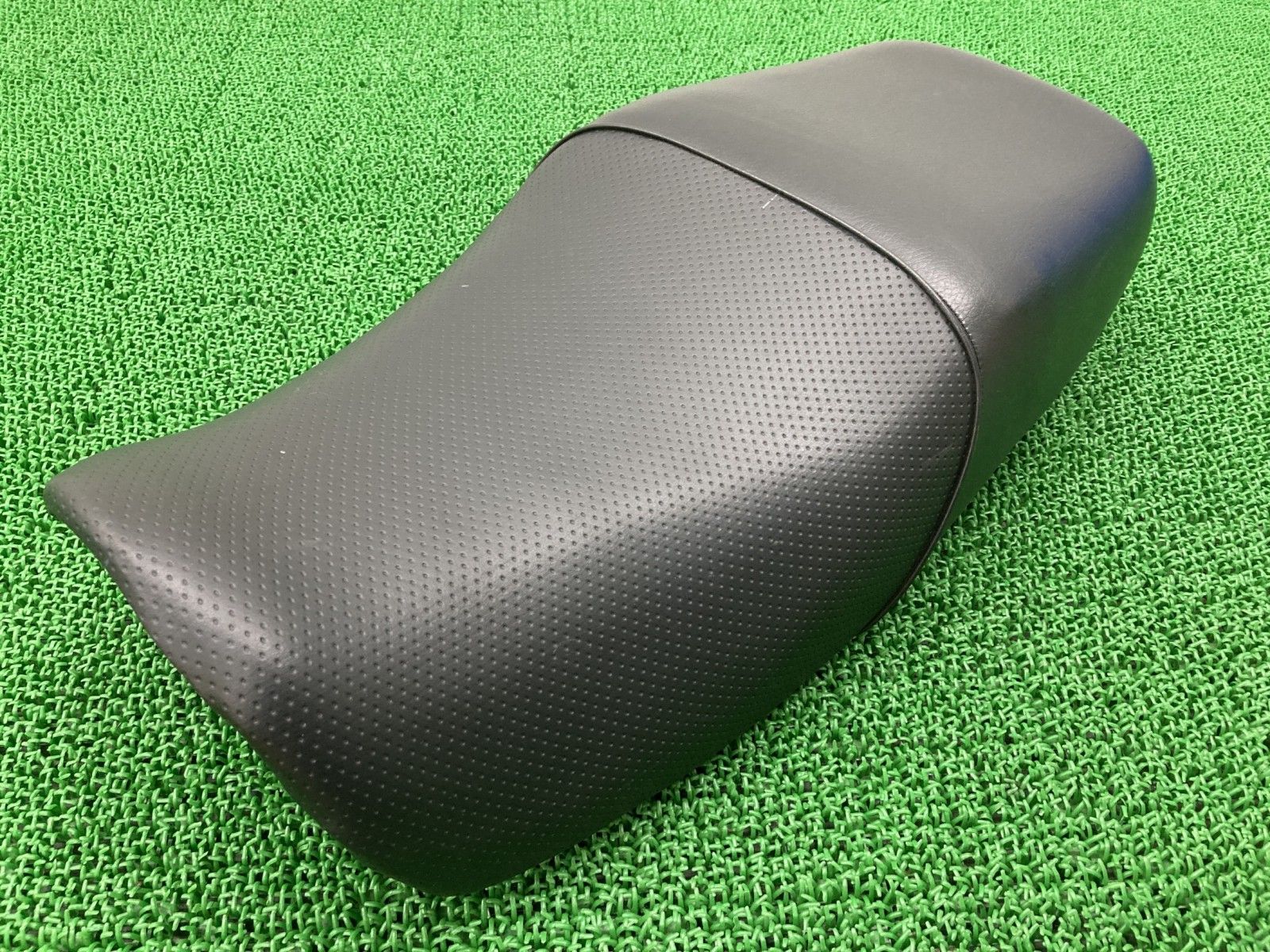 CB400SF シート MY9 ホンダ 純正 バイク 部品 NC31 コンディション良好 品薄 希少品 車検 Genuine 【中古】 29 CB400SF シート MY9 ホンダ 純正 バイク 部品 NC31 コンディション良好