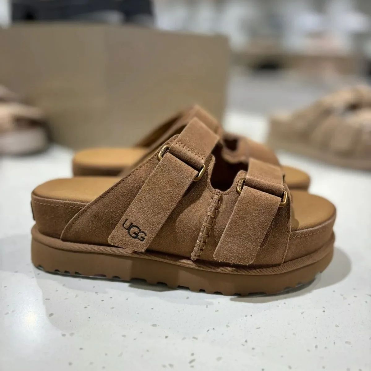UGG G enstar サンダル スリッパ プラットフォーム 厚底 レディース おしゃれ 軽量 快適 ブラウン