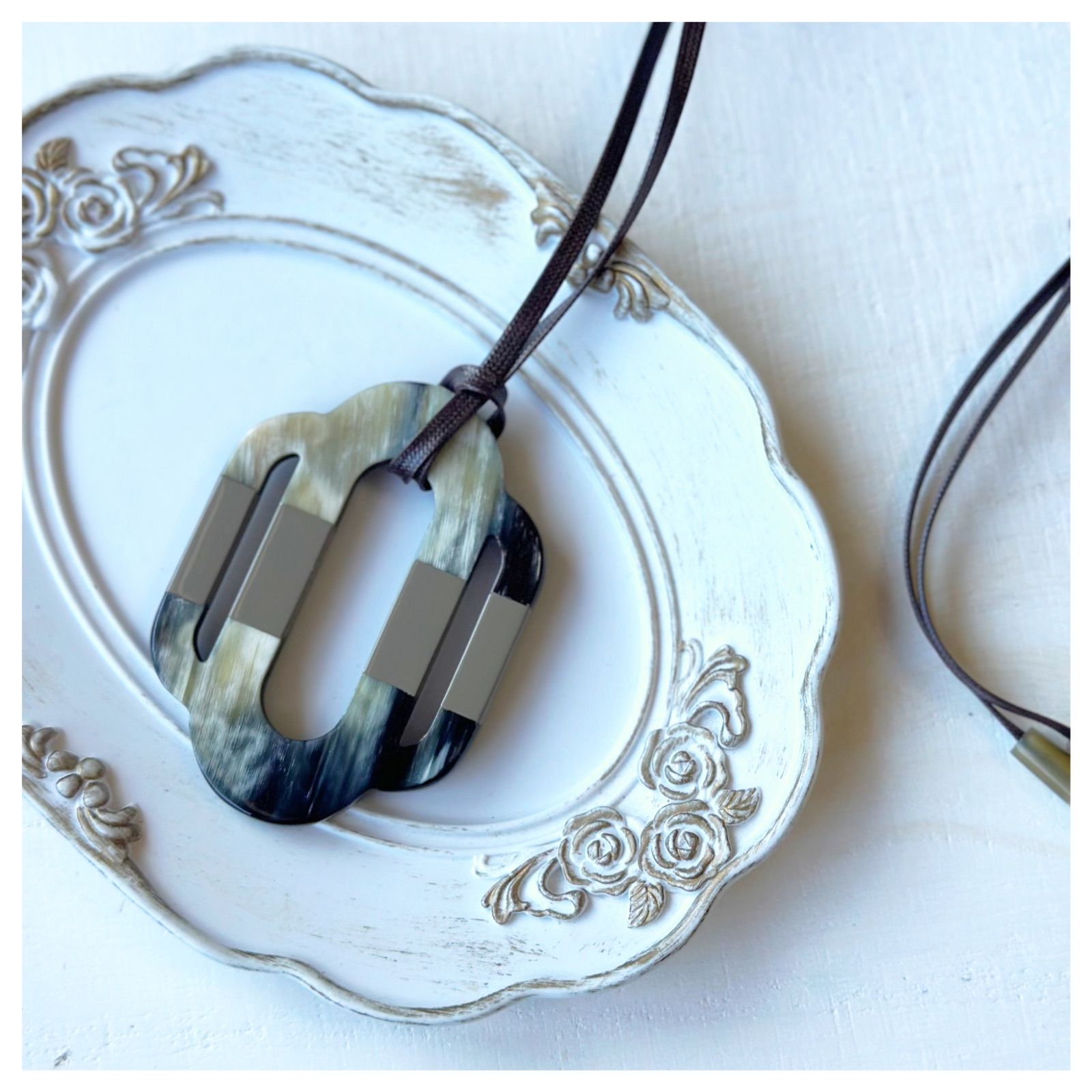 バッファロー角 工芸品 バッファローホーン コップ ワイルドです！ 角