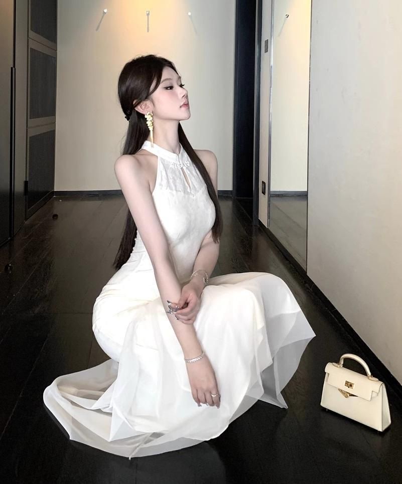 ホルターネック レース 花柄 ミディ丈ドレス キャバ ラウンジ ドレスです☆ホルターネック レース 花柄 ミディ丈ドレス キャバ