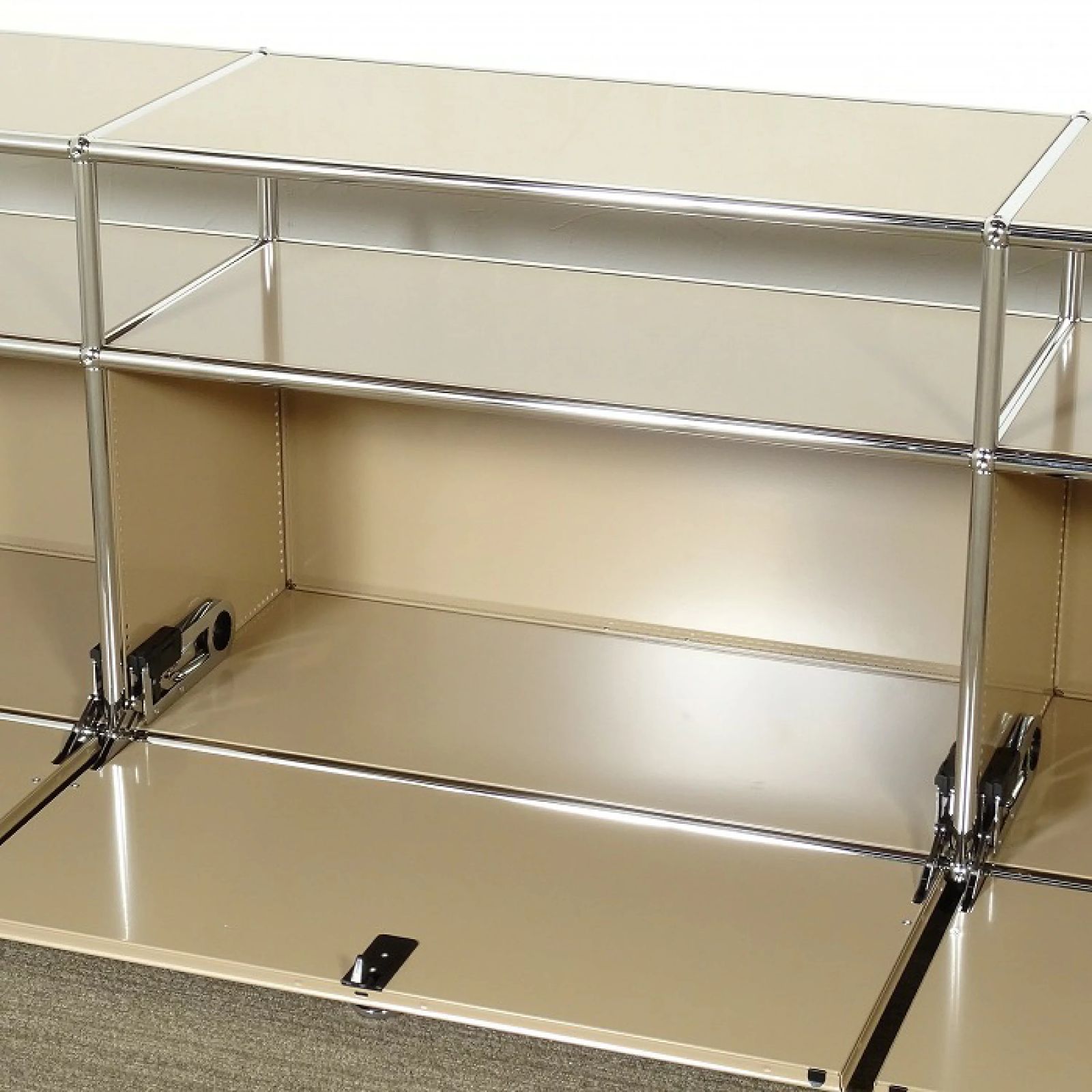 サイドボード ドロップダウンドア×3