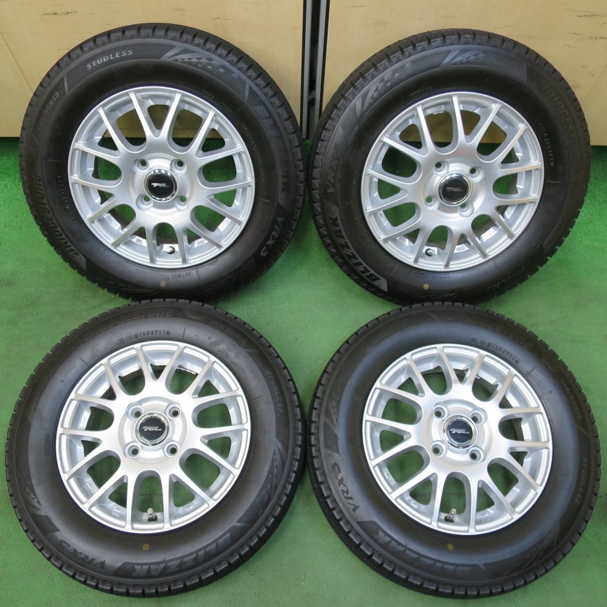 送料無料] バリ溝！22年！キレイ！ほぼ10分☆スタッドレス 145/80R13 