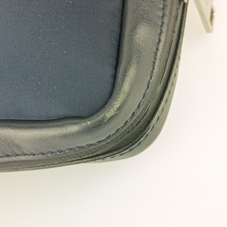 美品 FENDI フェンディ ボディバッグ バッグ バグズ ワンショルダー