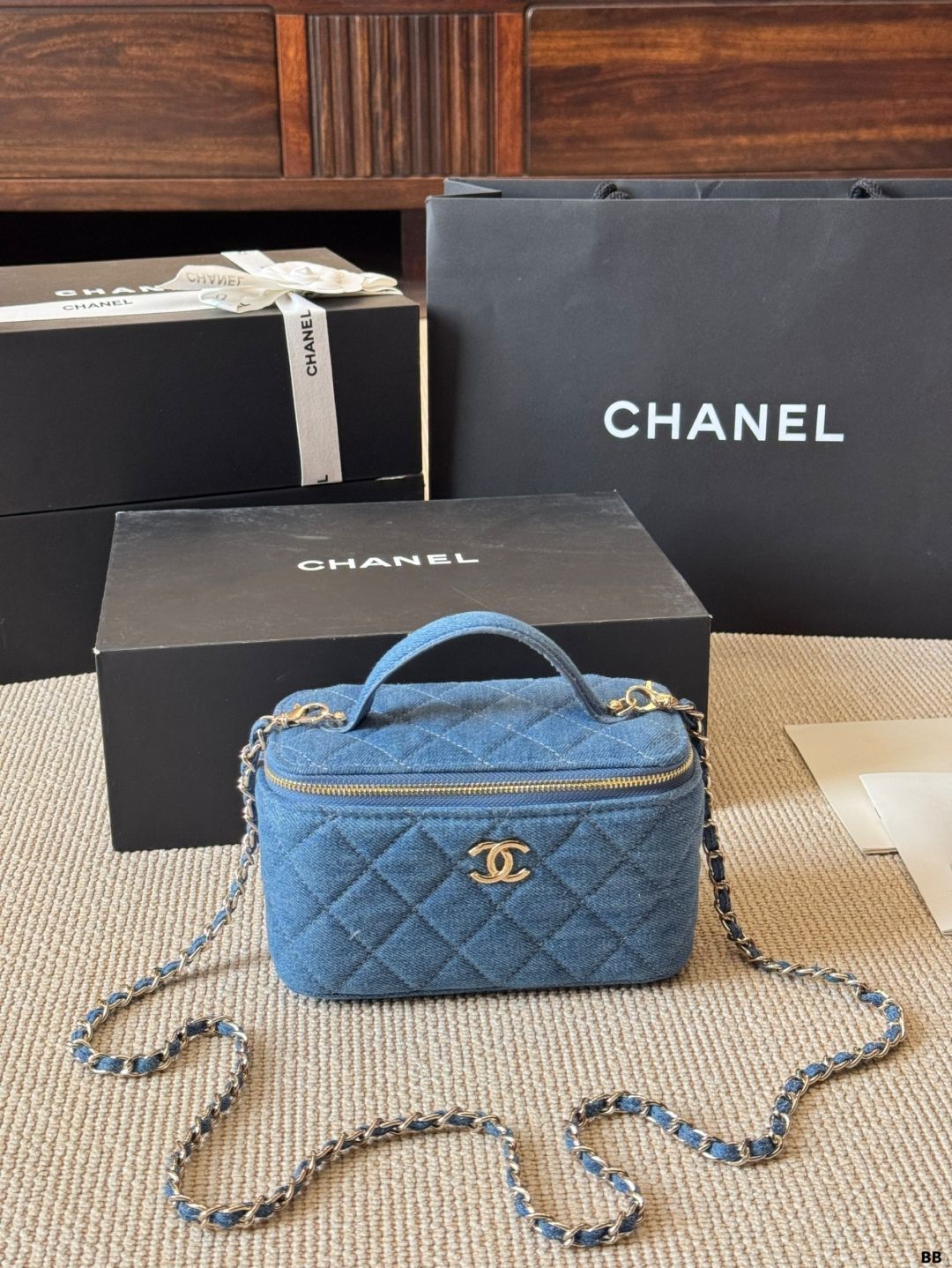 今日 Vintage Chanel デニム ボックスバッグ