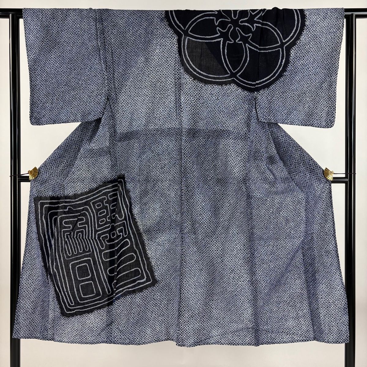 男着物 身丈137.5cm 裄丈64.5cm S 絞り浴衣 文字 紺色 綿