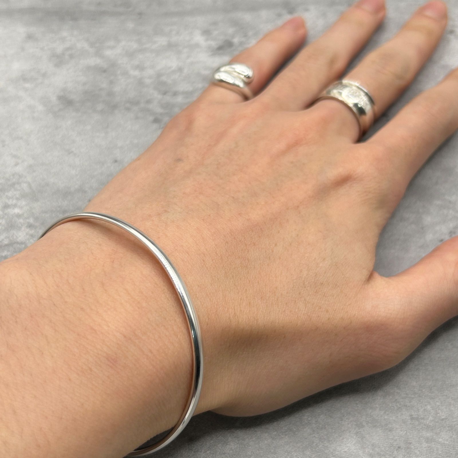 シルバー925 Sterling ボーンデザインヘビーバングル/軽研磨仕上げ