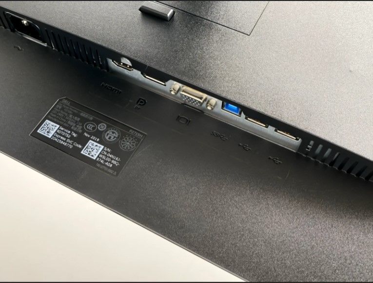 DELL モニター　P2719H