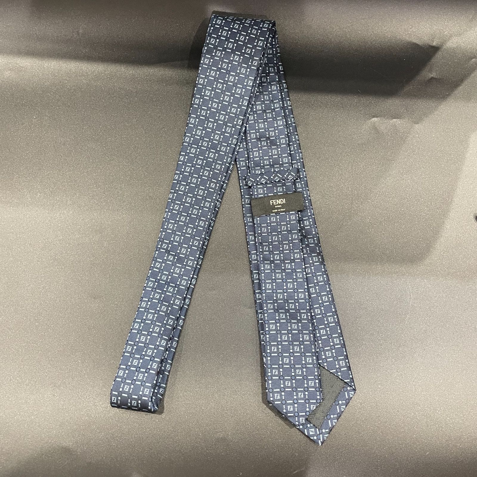 フェンディ ネクタイ ♥品 B25093946