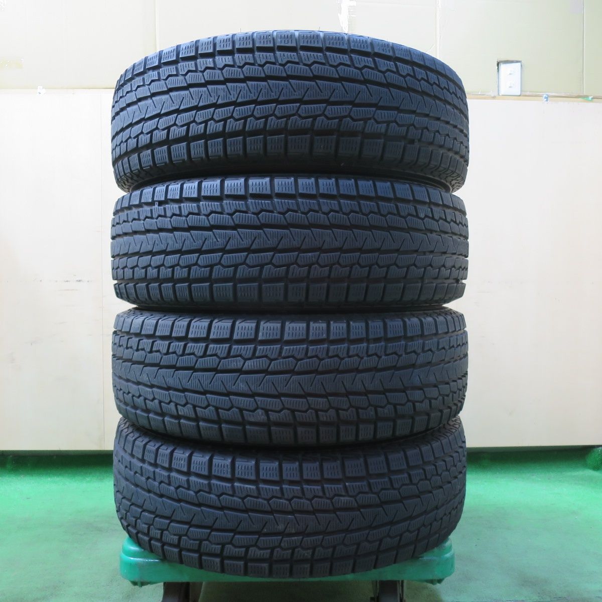 21年製 215/70R16 スタッドレス アルミセット4本 デリカD5 【公式通販】