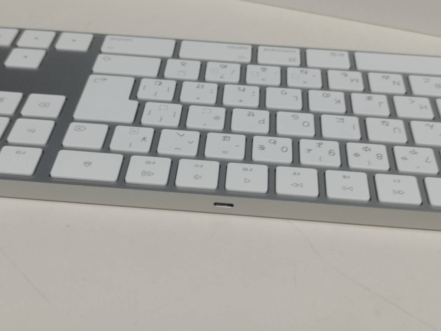 Apple キーボード/テンキー付き(A1843)とマウス(A1657)セット！ - メルカリ
