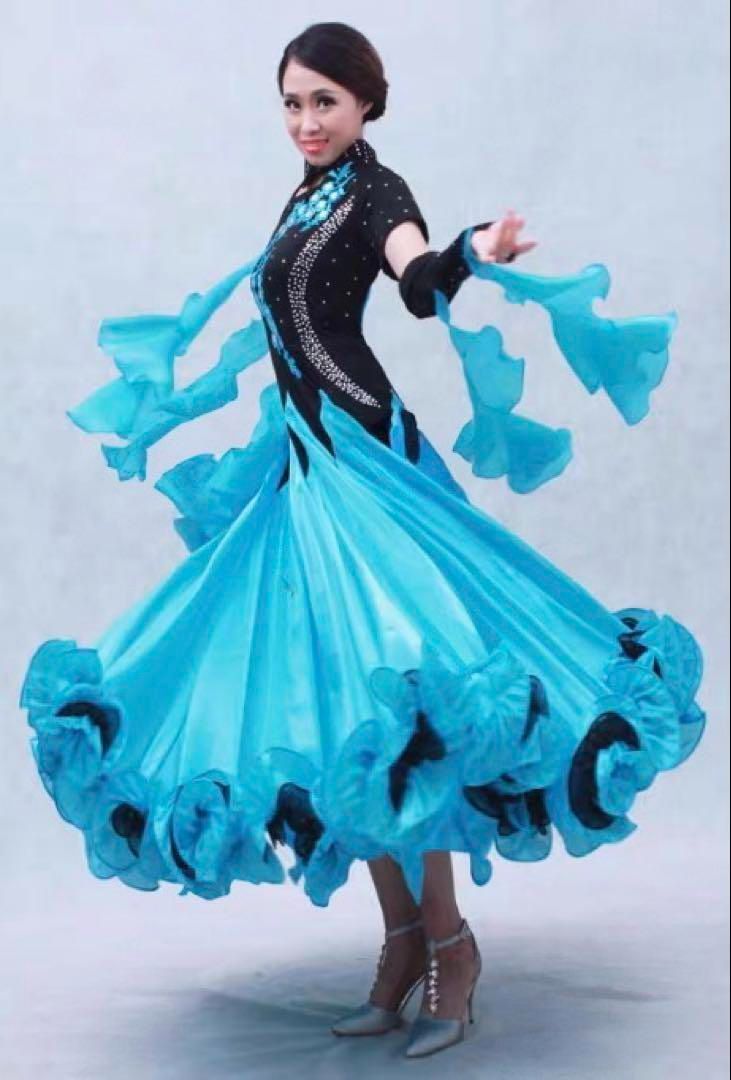 高級感溢れる個性派スタンダードドレス✨ダンスパーティーやデモ、発表会に！ 新品未使用高級感溢れる個性派スタンダードドレス ダンス