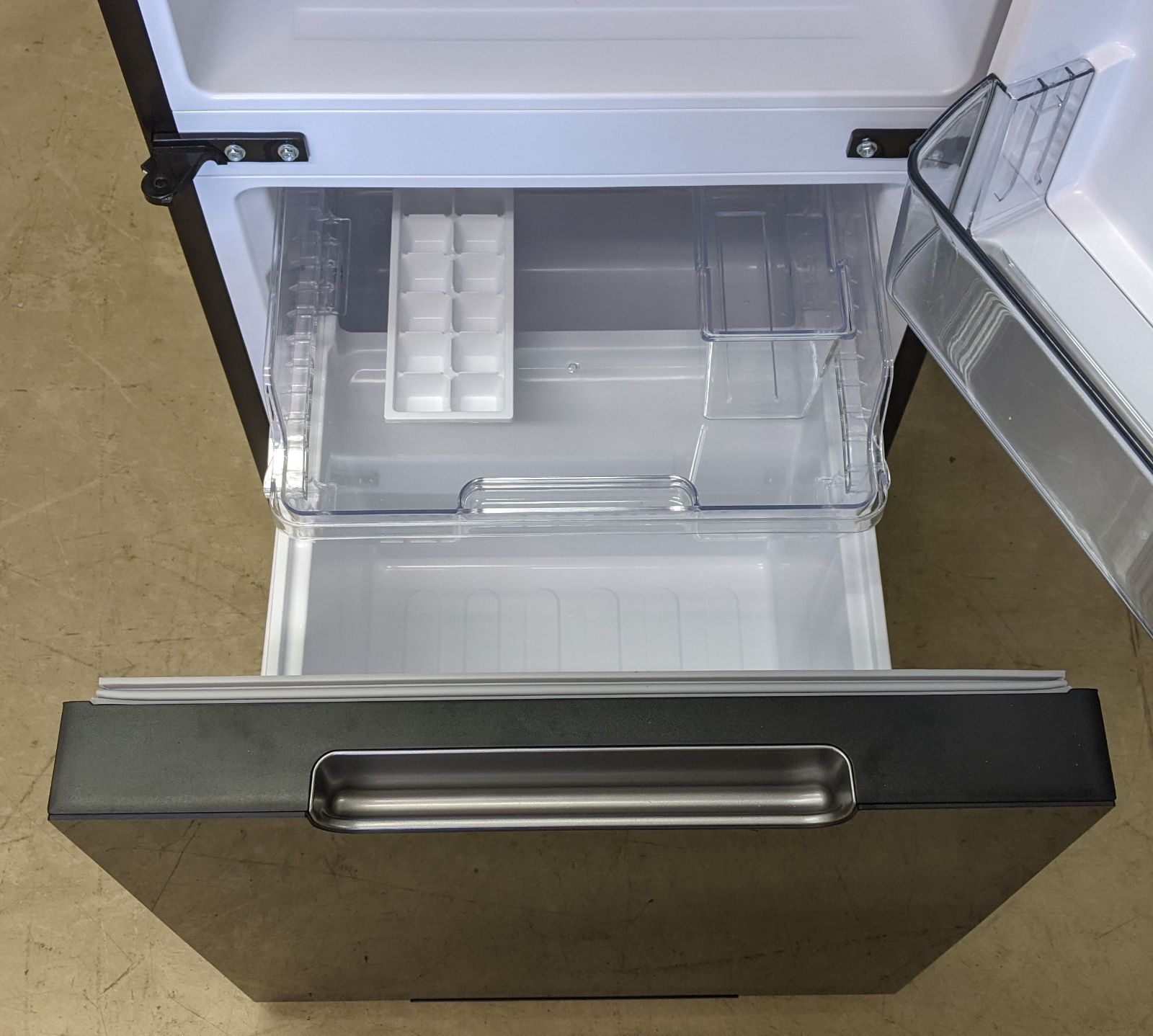 ノンフロン冷凍冷蔵庫(SHARP/SJ-GD15H-B/2ドア/単身用/2021年製  