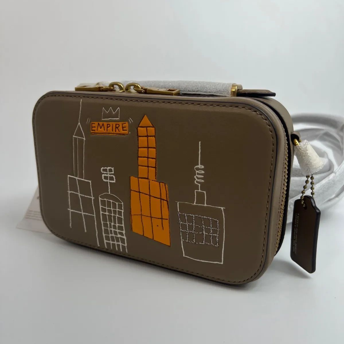 ☆新品・未使用品☆COACH コーチ バスキア コラボ 6916 B4PTV アリー  