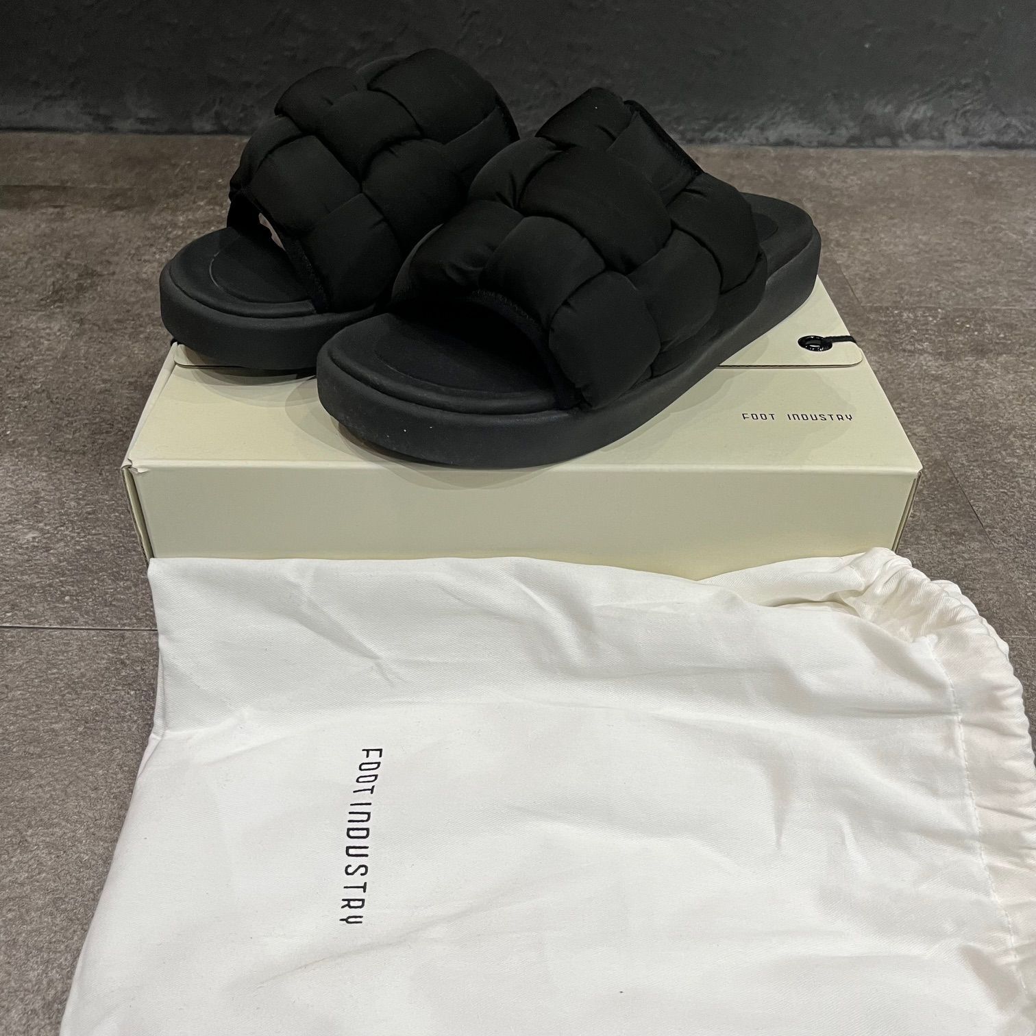 【新品未使用】FOOT INDUSTRYフットインダストリー ダウンサンダル L サンダル 「FOOT INDUSTRY/フットインダストリー」 Down Slipper