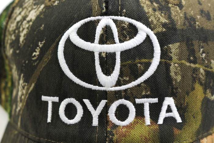 トヨタ キャップ 未使用 MOSSY OAK ポートオーソリティ カモ 迷彩 ロゴ 企業 帽子 ブランド メンズ カーキ TOYOTA 【中古】