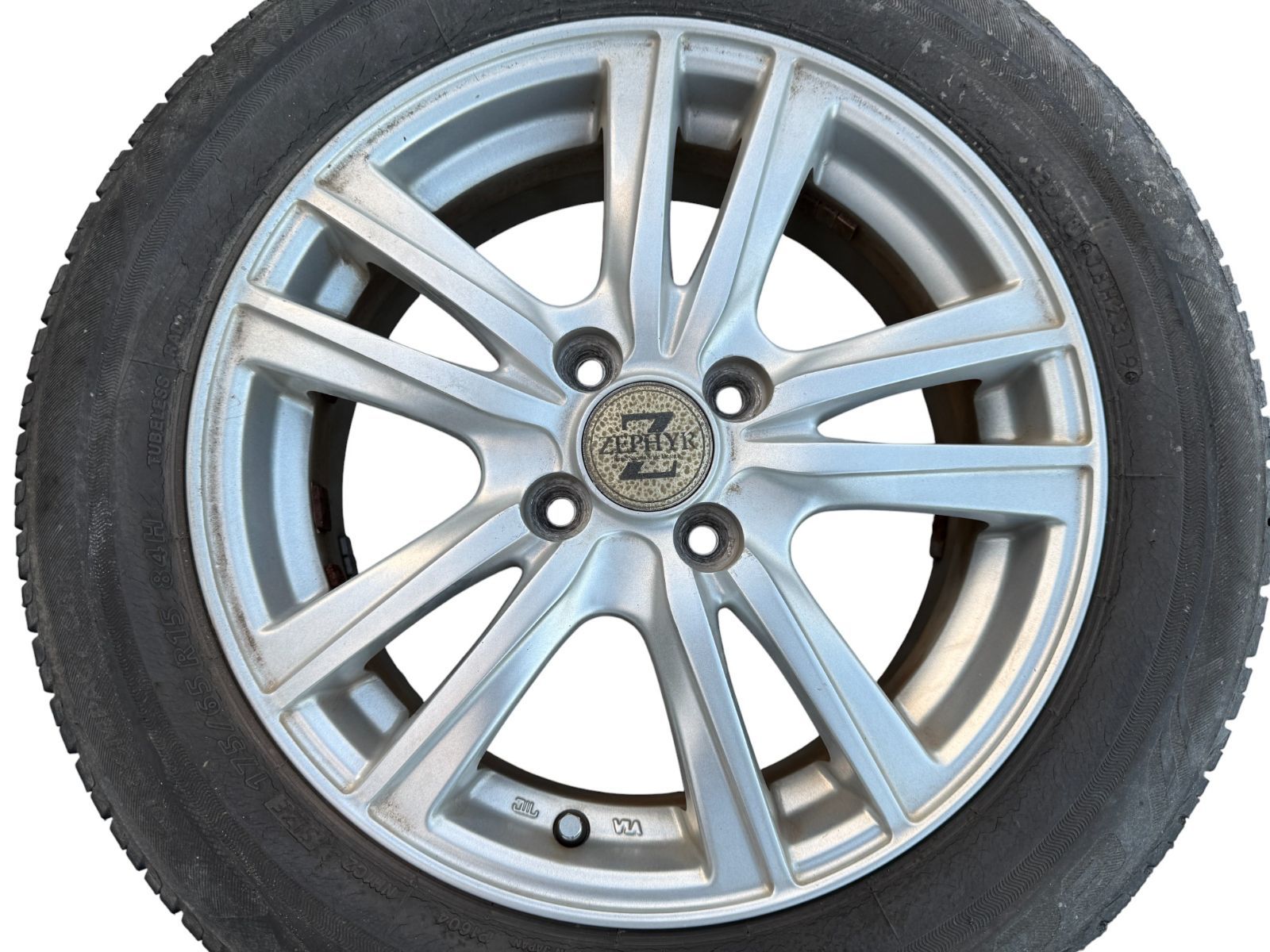 アクア NHP10 ZEPHYR ゼファー SR5 アルミホイール 175 65R15 15×5.5J 社外4本セット 管理番号 5074