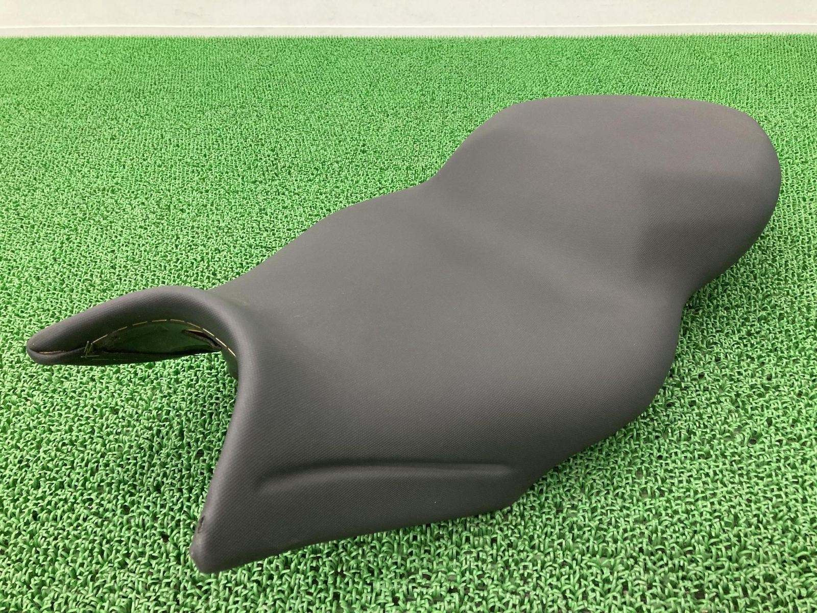 専用さん専用 K1200R シート 163609-10/7 686 628-09 BMW 純正 中古 バイク