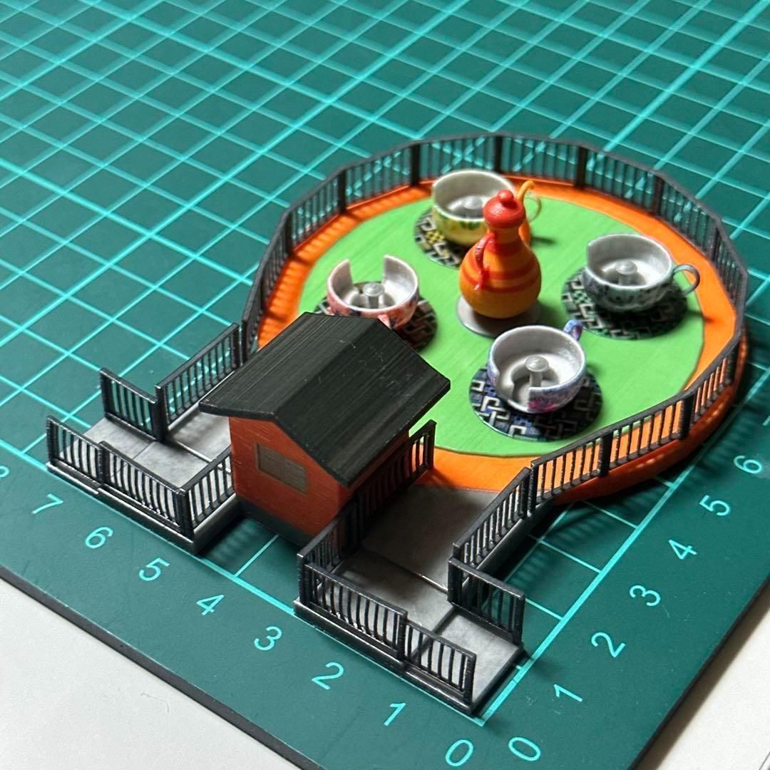 完成品　Nゲージ　遊園地　コーヒーカップ　フィギュアに　1/64より小　ジオラマ 完成品 Nゲージ 遊園地 コーヒーカップ フィギュアに 1/64より小