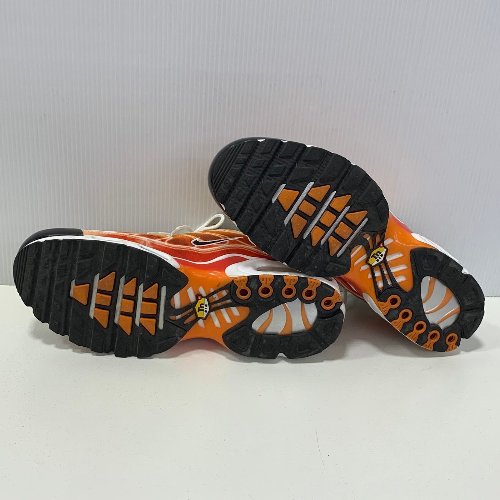 NIKE AIR MAX PLUS OG SPORT RED/BLACK-MANDARIN-SOLAR FLARE