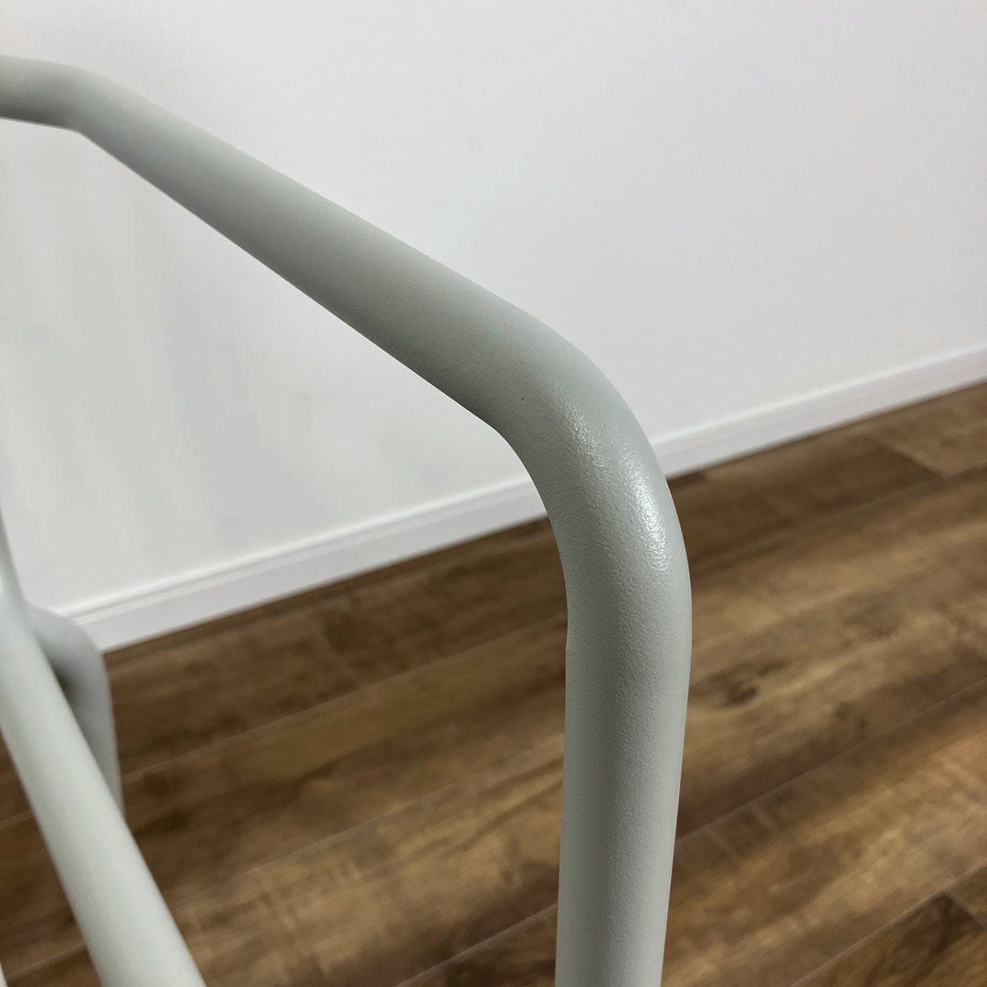 ARM CHAIR